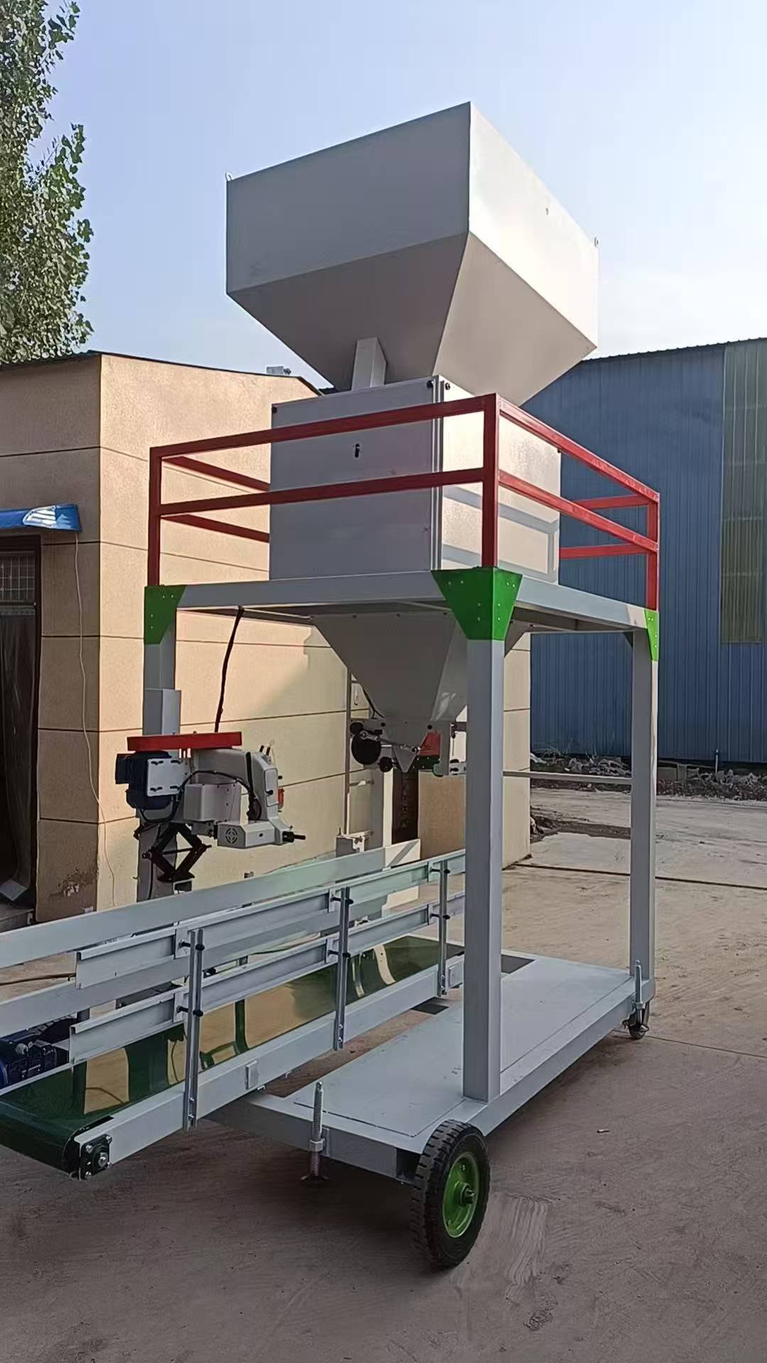 Dual-Operator Electric Bagging Scale