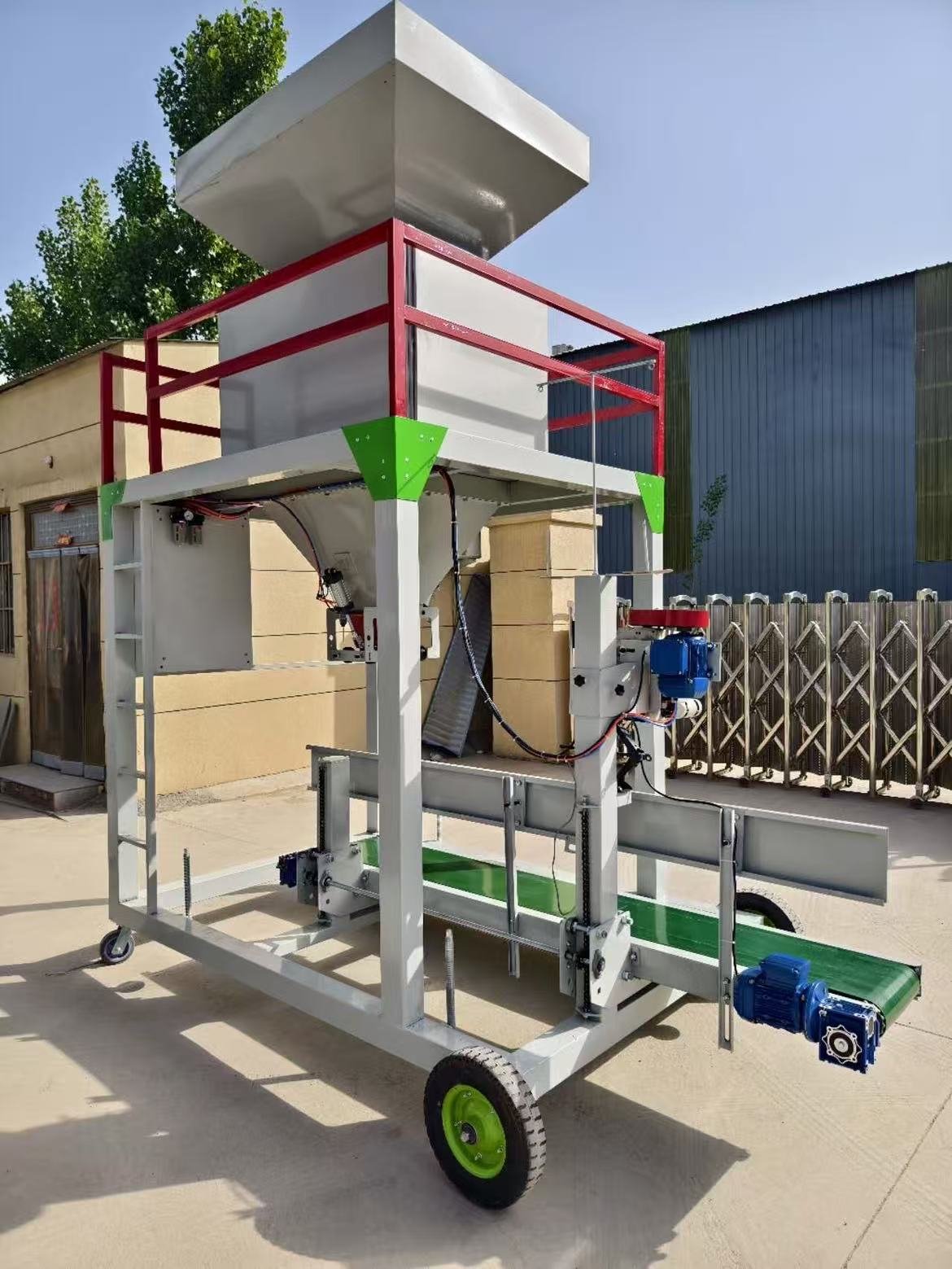 Dual-Operator Pneumatic Bagging Scale